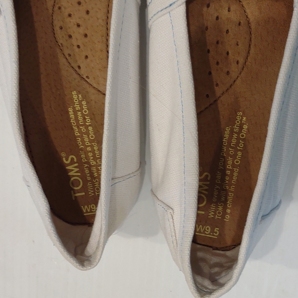 Toms Women's White With Blue Contrast Stitching Classic Alpargata Loafer Flats - Picture 10 of 12